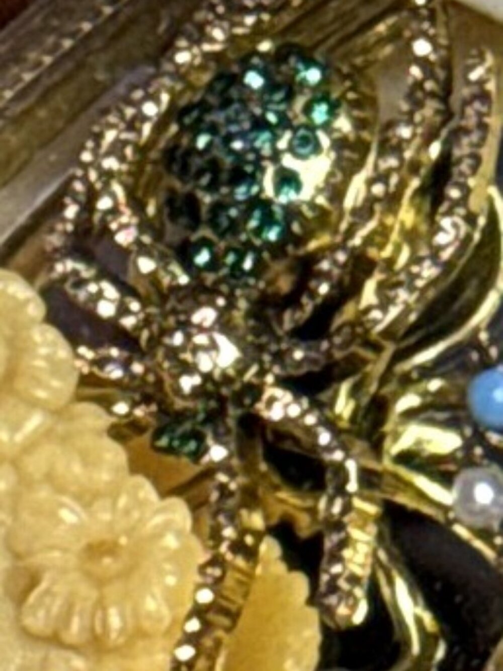 Vintage Spider Brooch Green Rhinestone Body Gold Tone Pin